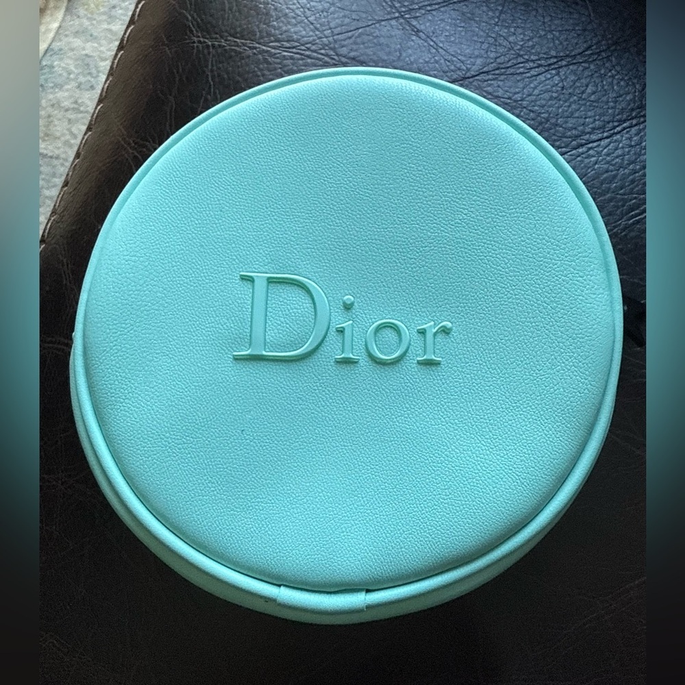 Dior Travel Pouch Set – Pink & Blue Cosmetic Bags + Silver “D” Charm – Authentic - Picture 5 of 14